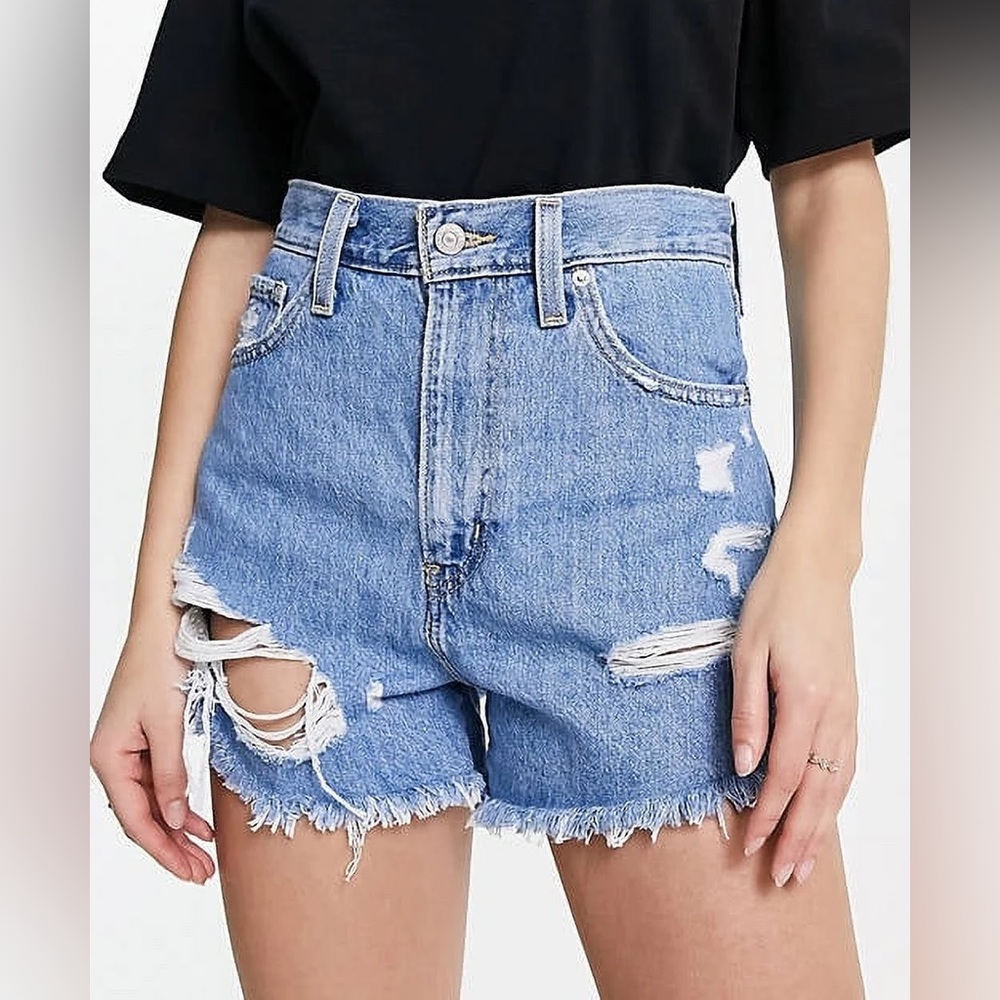 Levi High-Waisted Mom Shorts ‘Let it be Fun’ sz 29 $69.50
